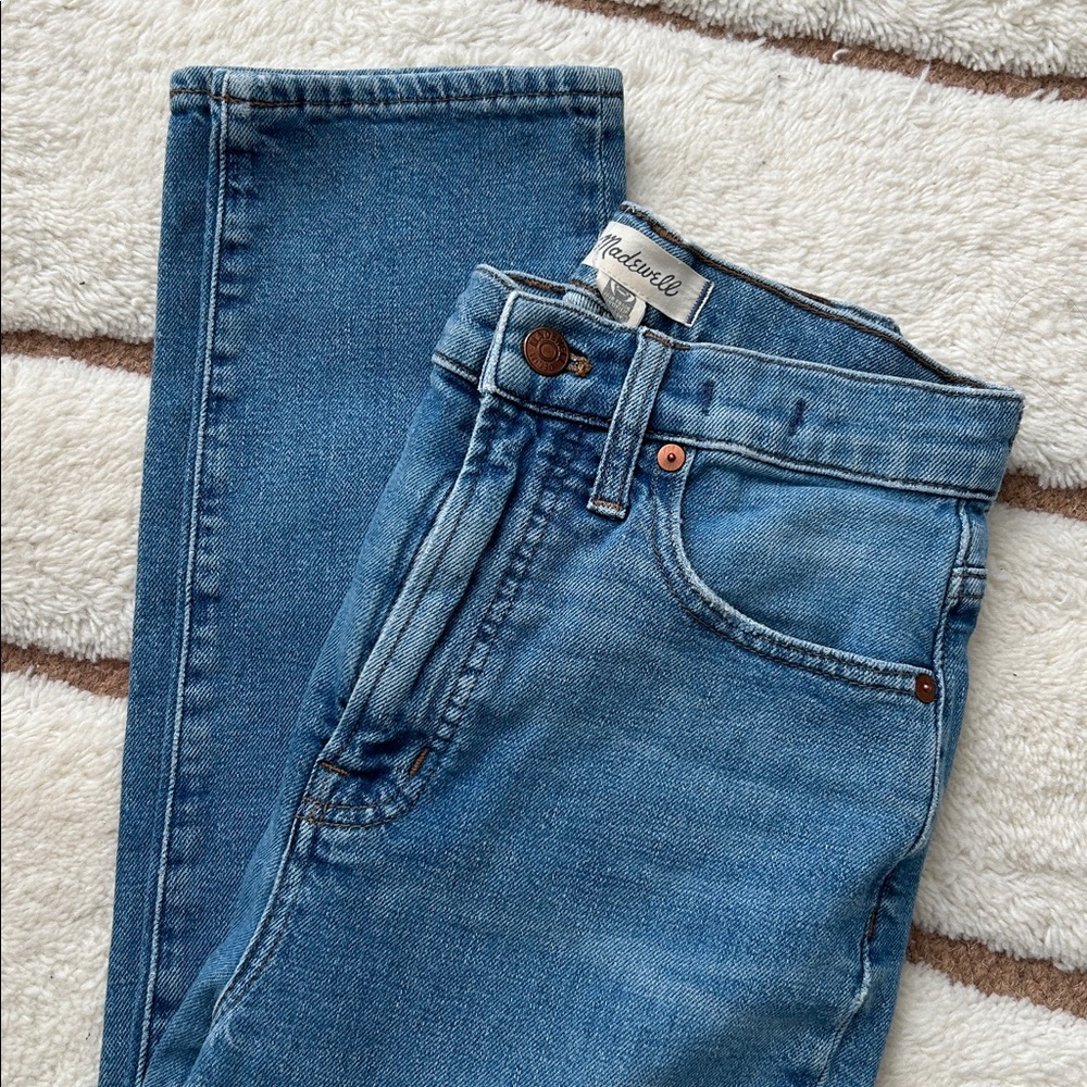 The Perfect Vintage Crop Jean in Sandford Wash: Summerweight Edition - Picture 5 of 9
